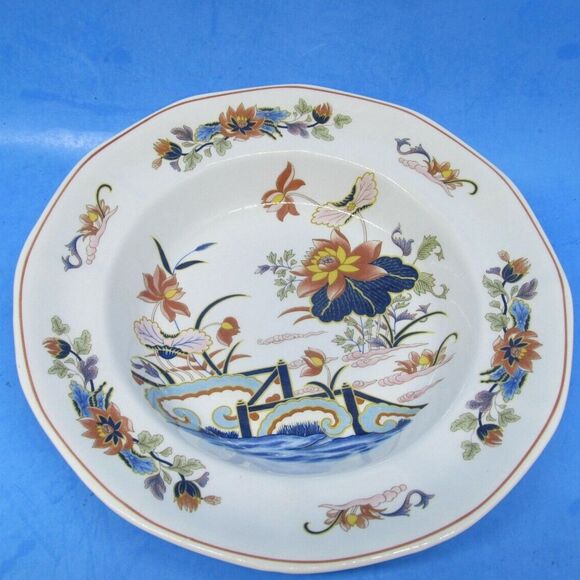 Wedgwood Georgetown Lotus Rimmed Soup Bowl  7 3/4" Excellent Condition - Picture 4 of 5